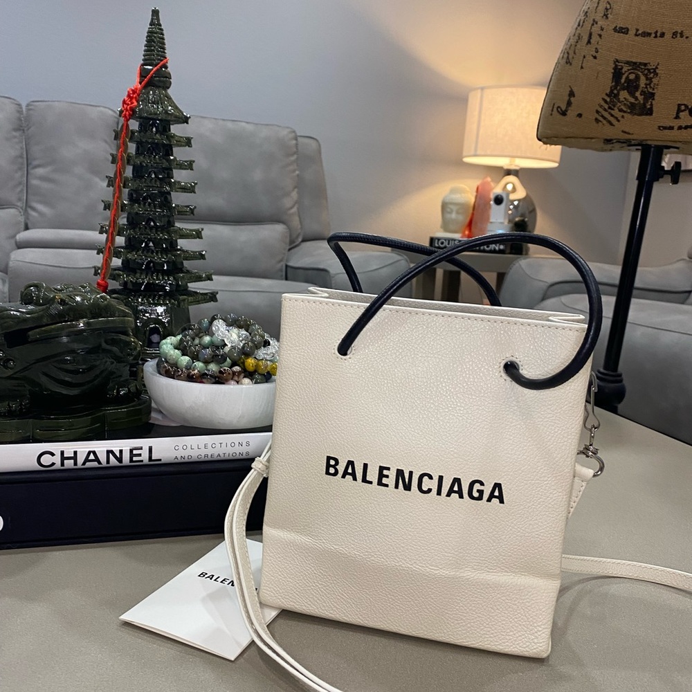 BALENCIAGA TWO-way (North South Shopper)